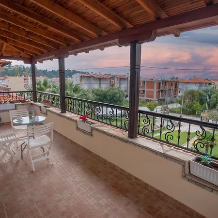 Private 6-bdrm With Garden 150m To Villa