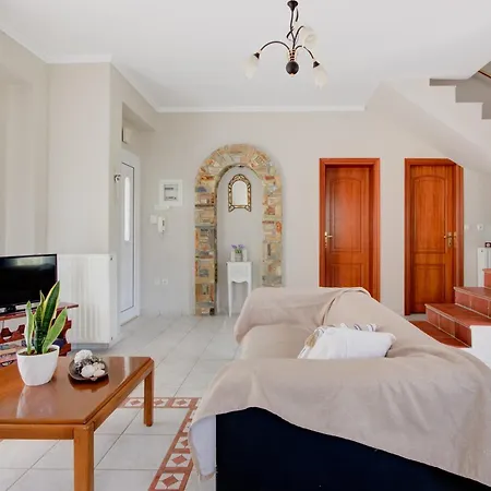 Private 6-bdrm With Garden 150m To *