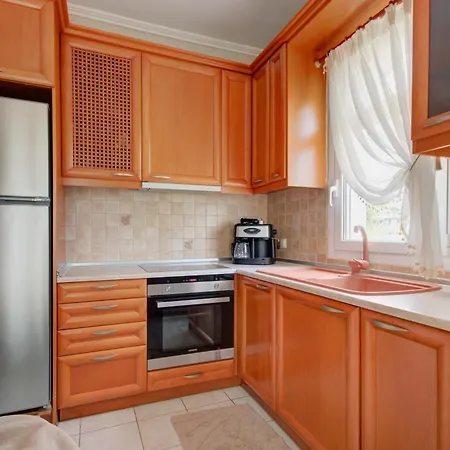 Private 6-bdrm With Garden 150m To * Paradisos