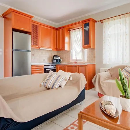 Private 6-bdrm With Garden 150m To Villa Paradisos
