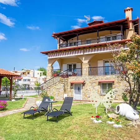 Private 6-bdrm With Garden 150m To * Paradisos